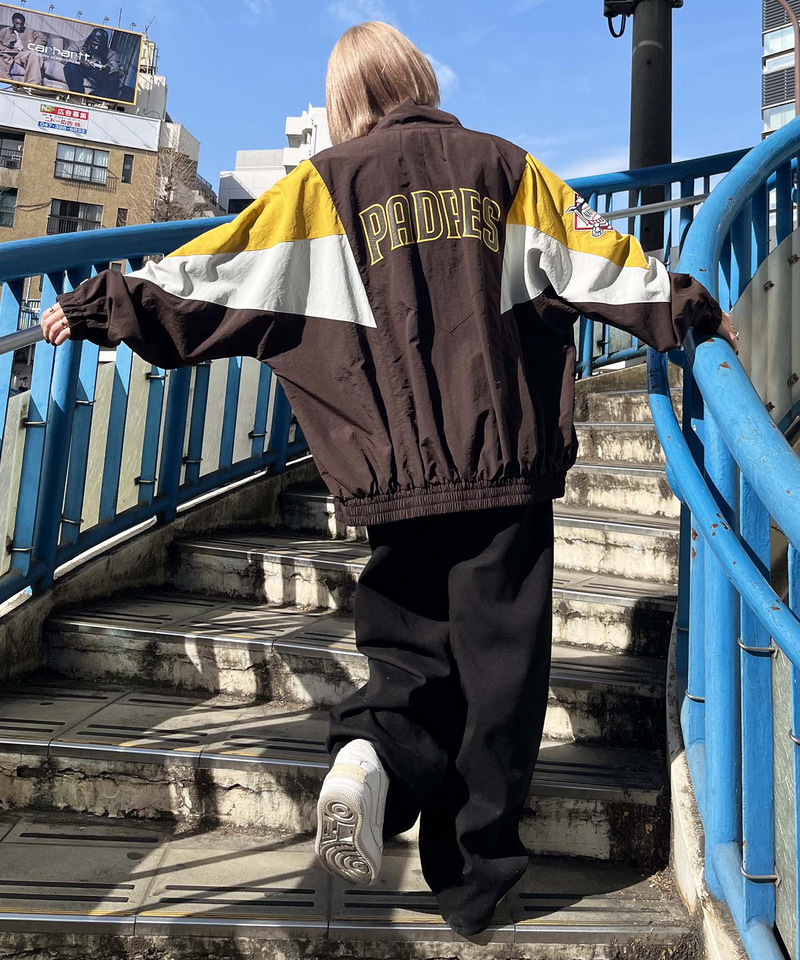 【MLB】ドルマン配色ナイロンブルゾン 詳細画像 ブラウン系 6
