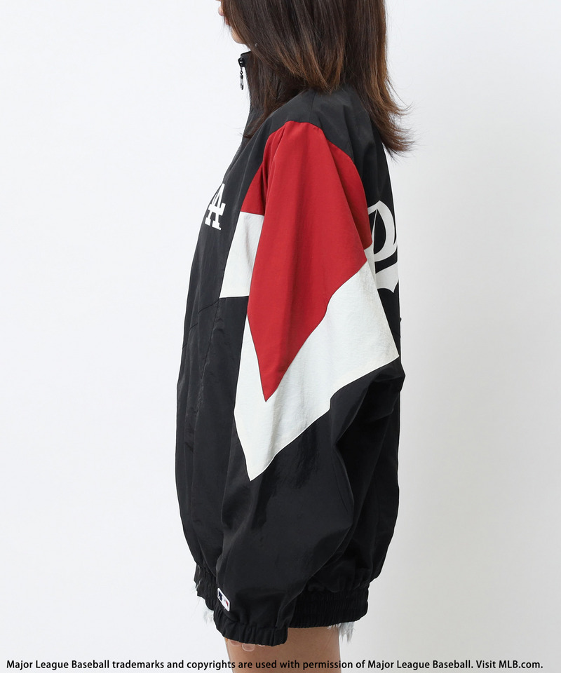 【MLB】ドルマン配色ナイロンブルゾン 詳細画像 ブラック系 10