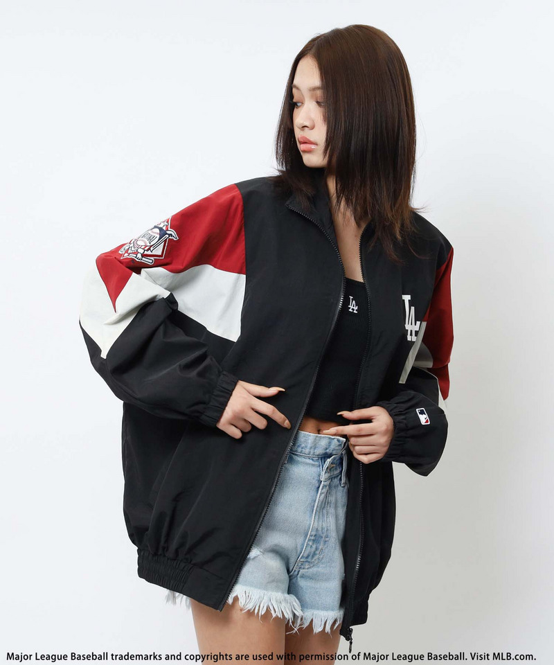 【MLB】ドルマン配色ナイロンブルゾン 詳細画像 ブラック系 3