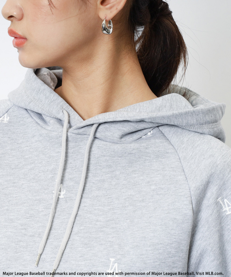 【MLB】総柄刺しゅうロゴフーディセットアップ 詳細画像 グレー 18