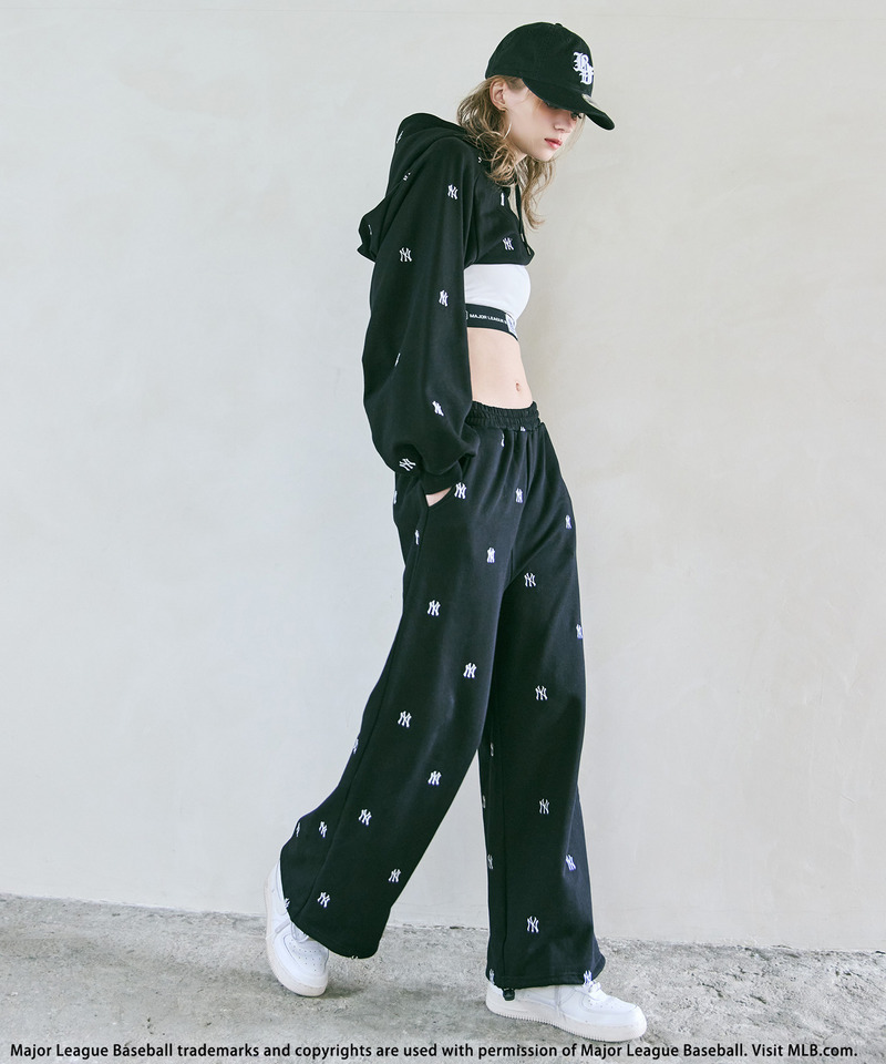 【MLB】総柄刺しゅうロゴフーディセットアップ 詳細画像 ブラック 2