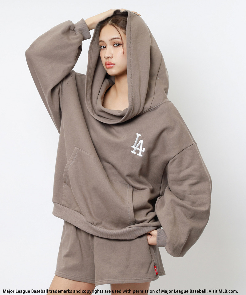 【MLB】2WAYフーディーセットアップ 詳細画像 ブラウン 3