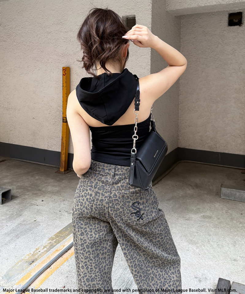 【MLB】ホルターネックフーディー 詳細画像 ブラック 2