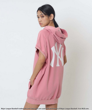 【MLB】スプレーアートロゴBIGパーカー