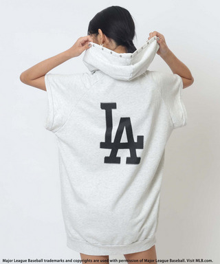 【MLB】スプレーアートロゴBIGパーカー