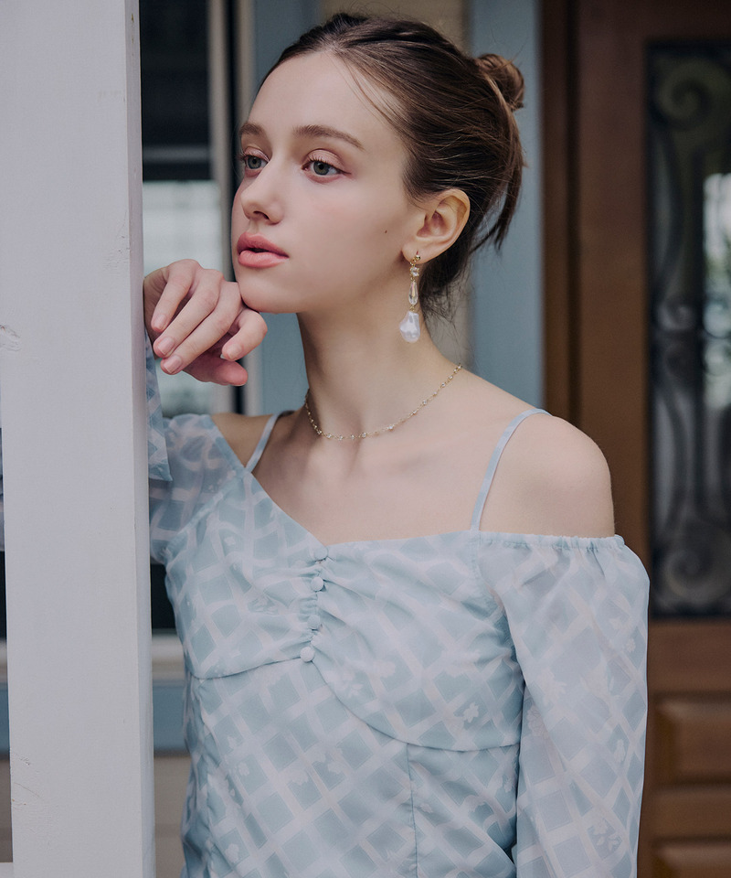 オリジナルフラワー柄オフショルダーブラウス 詳細画像 ブルー 13