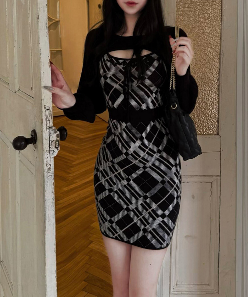デコルテオープンチェックタイトニットミニワンピース 詳細画像 ブラック 2