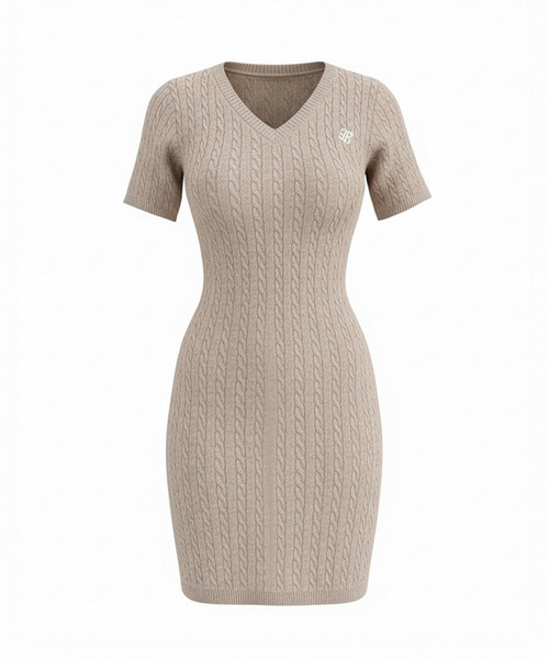 【ONLINE限定カラーあり】ロゴ刺しゅうケーブルニットミニワンピース