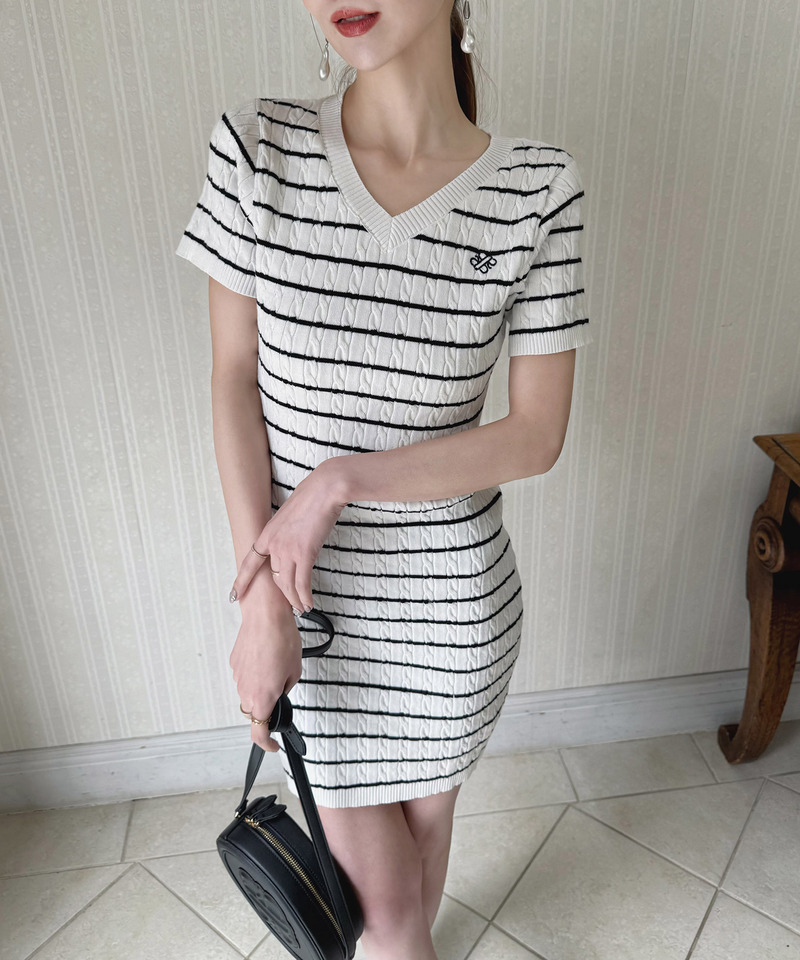 【ONLINE限定カラーあり】ロゴ刺しゅうケーブルニットミニワンピース 詳細画像 ボーダー 3