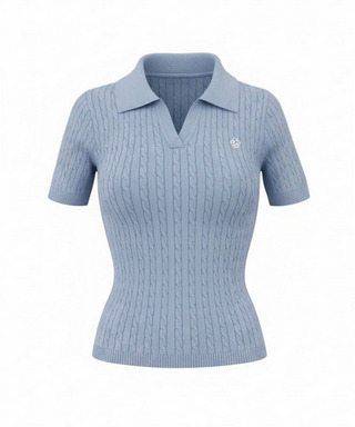 【ONLINE限定カラーあり】ロゴ刺しゅうスキッパーケーブルニットトップス