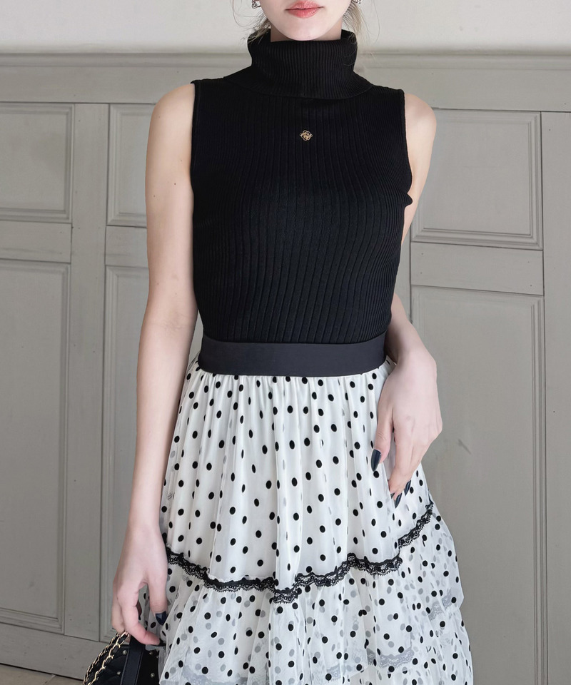 チャーム付ノースリーブハイネックラメニットトップス 詳細画像 ブラック 3