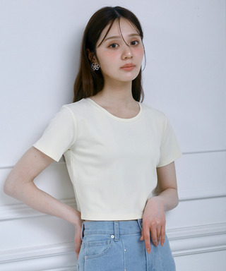 ロゴ刺しゅうコンパクトTシャツ