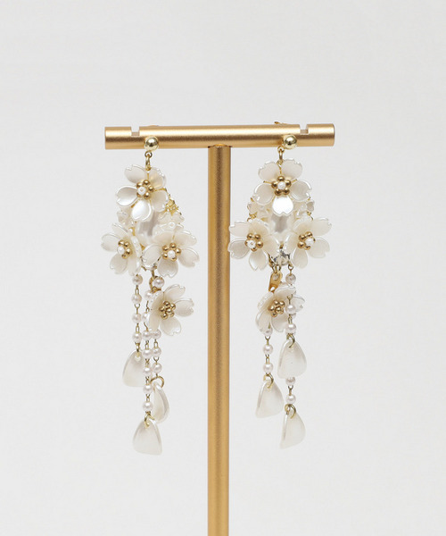 フラワーボリュームパールピアス 詳細画像
