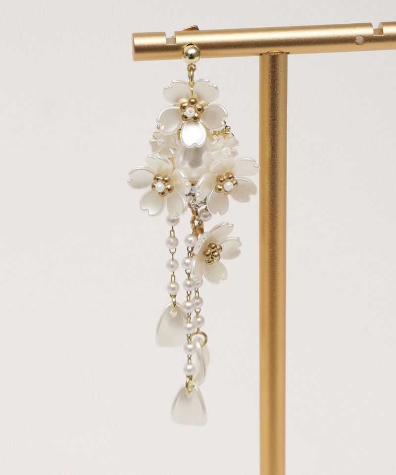 フラワーボリュームパールピアス 詳細画像 オフホワイト 3