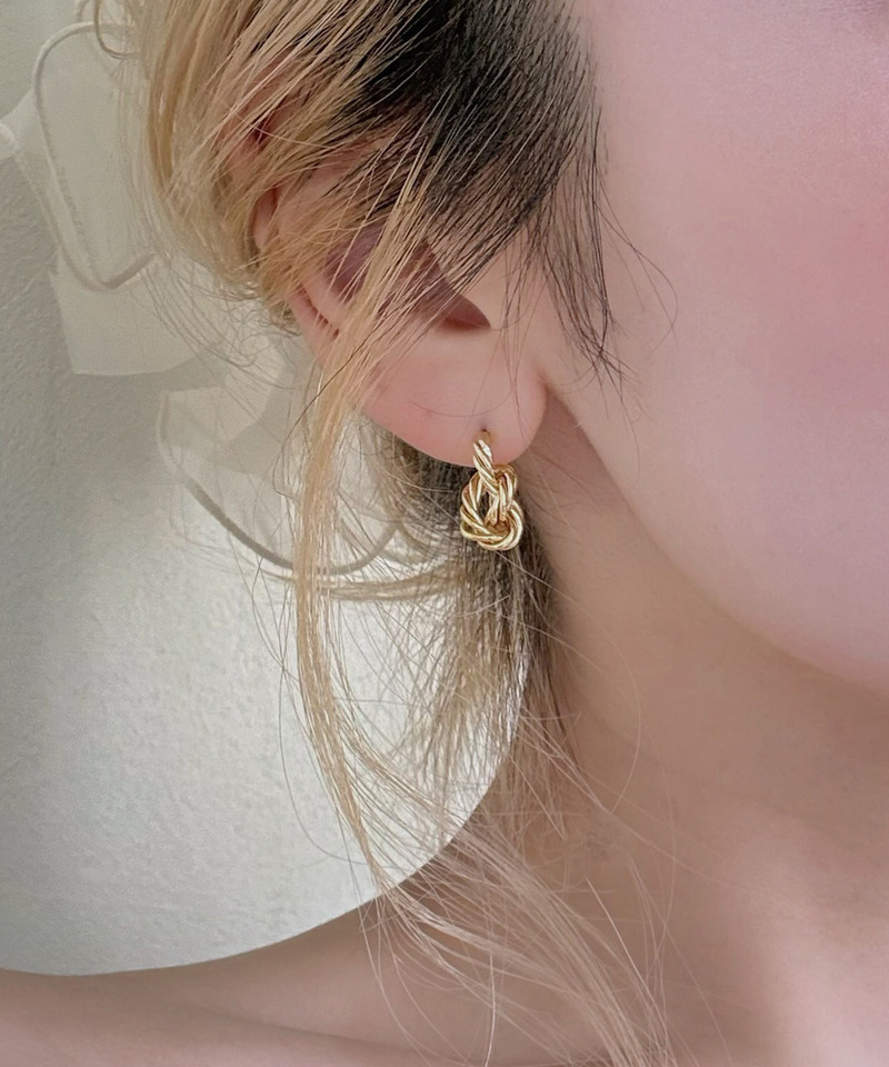 ツイストノットピアス 詳細画像 ゴールド 2